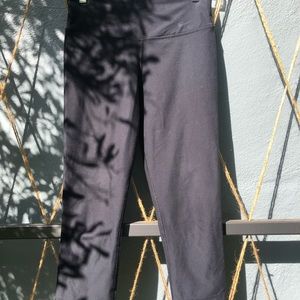 Nike Dri-FIT cropped leggings size xs